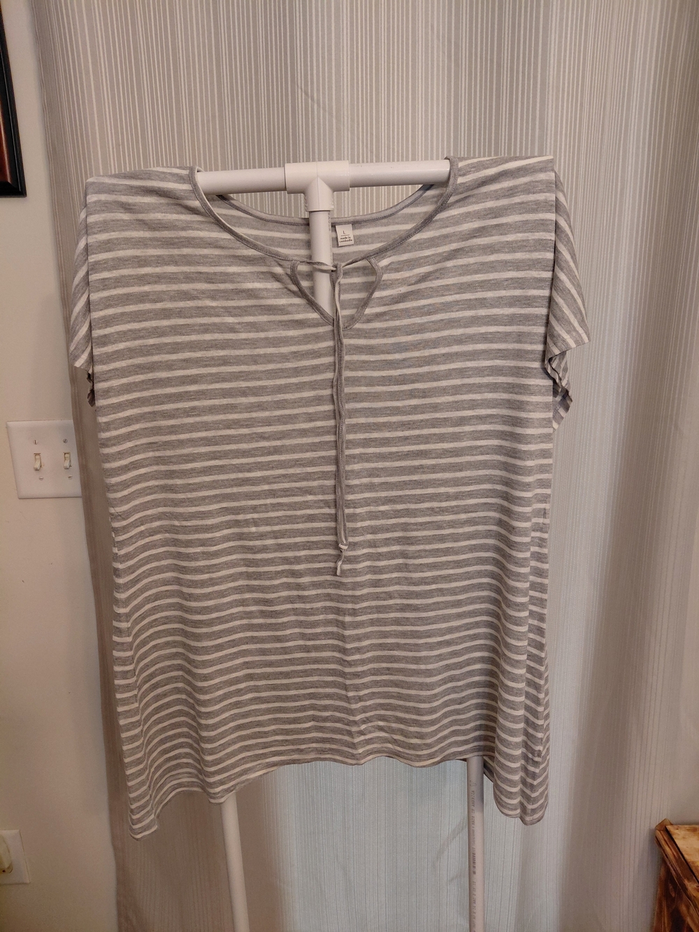 Striped Gray & White Tie-Front Short Sleeve Tee